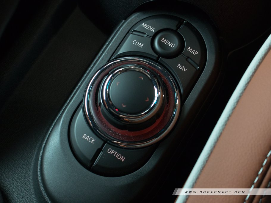 https://i.i-sgcm.com/new_cars/cars/12342/12342_g16