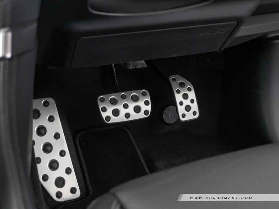 https://i.i-sgcm.com/new_cars/cars/12343/12343_g113
