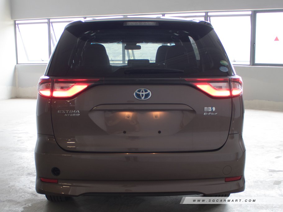 https://i.i-sgcm.com/new_cars/cars/12345/12345_g10