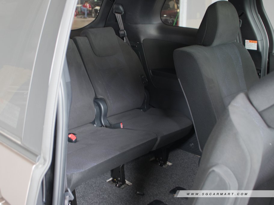 https://i.i-sgcm.com/new_cars/cars/12345/12345_g15