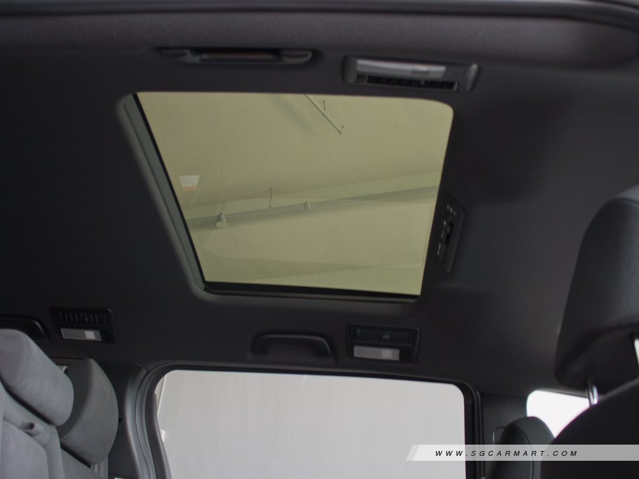 https://i.i-sgcm.com/new_cars/cars/12345/12345_g18