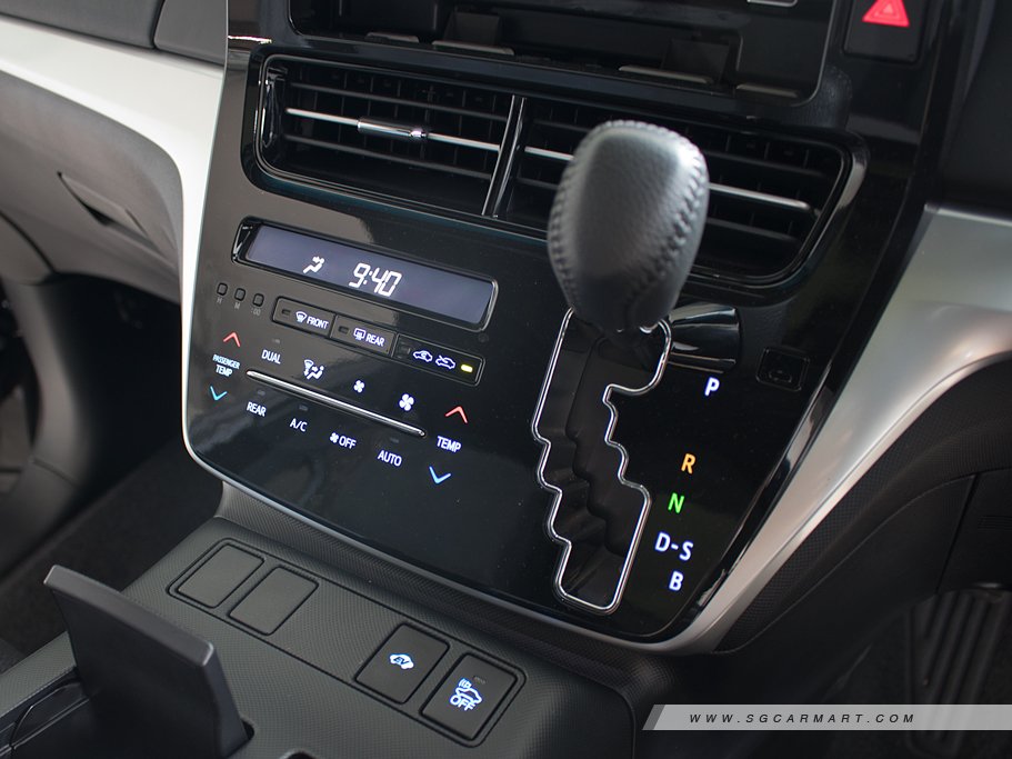 https://i.i-sgcm.com/new_cars/cars/12345/12345_g24