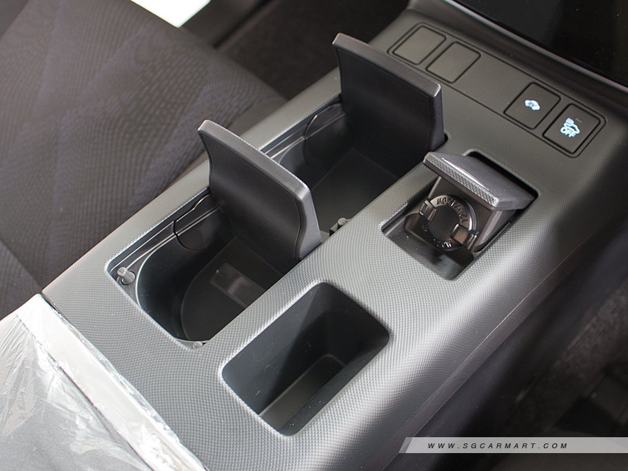 https://i.i-sgcm.com/new_cars/cars/12345/12345_g25