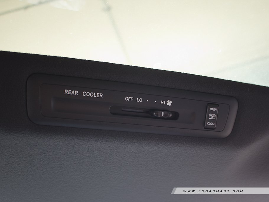 https://i.i-sgcm.com/new_cars/cars/12345/12345_g26