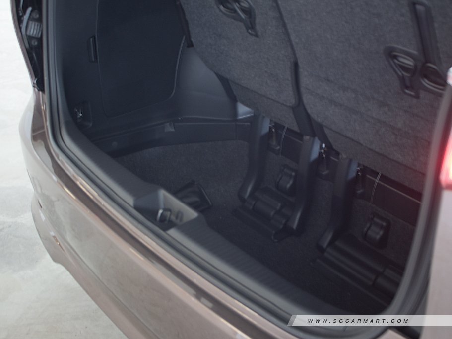 https://i.i-sgcm.com/new_cars/cars/12345/12345_g27