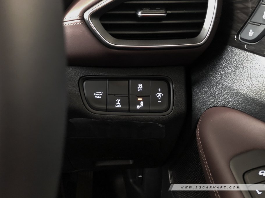 https://i.i-sgcm.com/new_cars/cars/12350/12350_g17