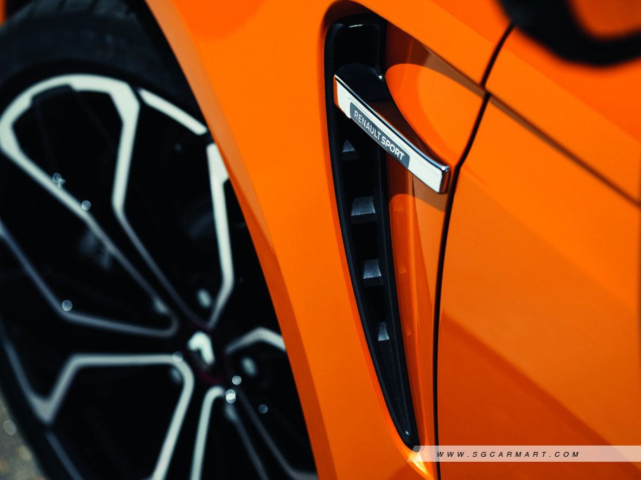 Renault Megane RS 77