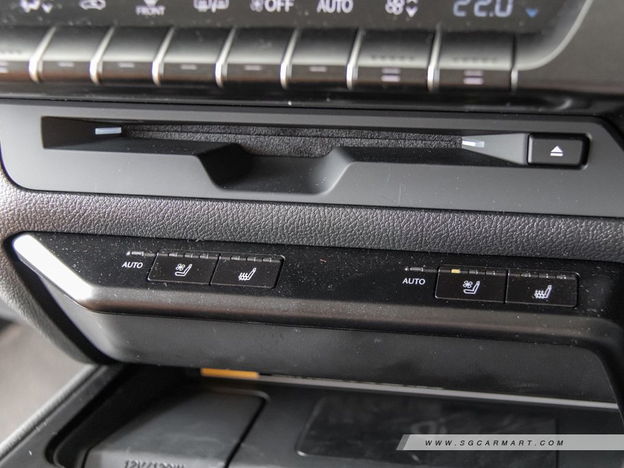 https://i.i-sgcm.com/new_cars/cars/12363/12363_g56
