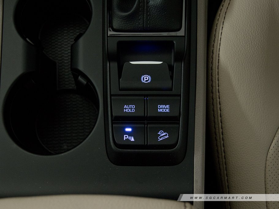 https://i.i-sgcm.com/new_cars/cars/12364/12364_g23