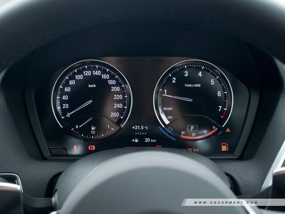 https://i.i-sgcm.com/new_cars/cars/12366/12366_g15