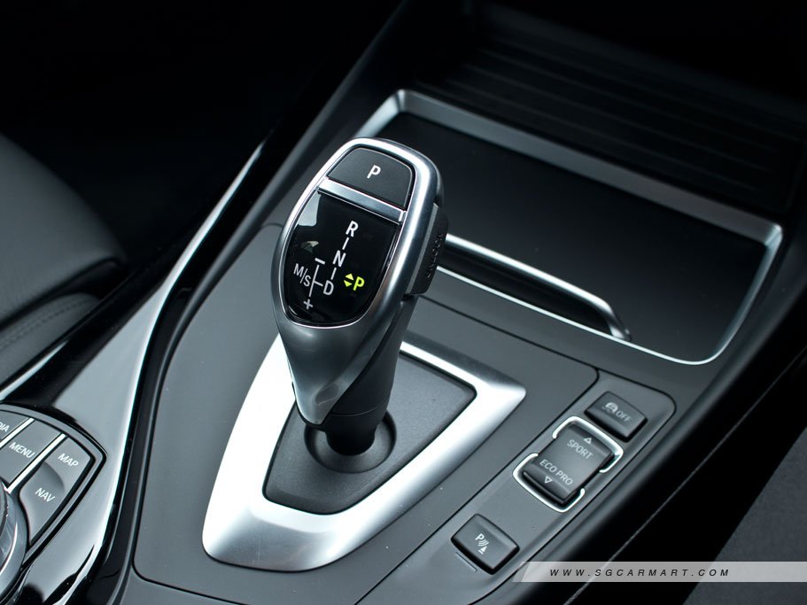 https://i.i-sgcm.com/new_cars/cars/12366/12366_g23