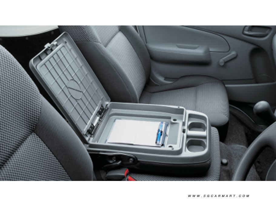 https://i.i-sgcm.com/new_cars/cars/12372/12372_g13