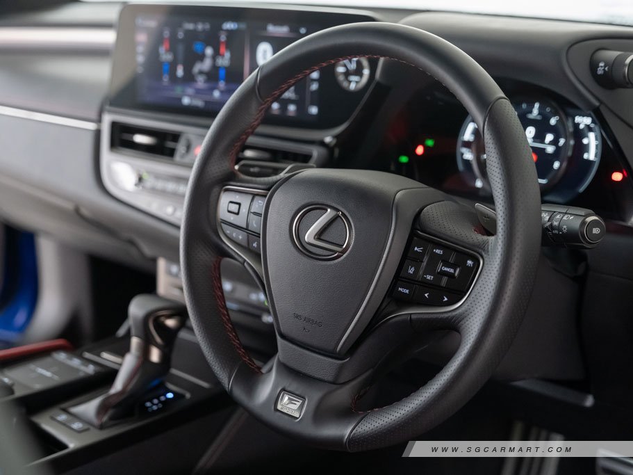 https://i.i-sgcm.com/new_cars/cars/12374/12374_g15