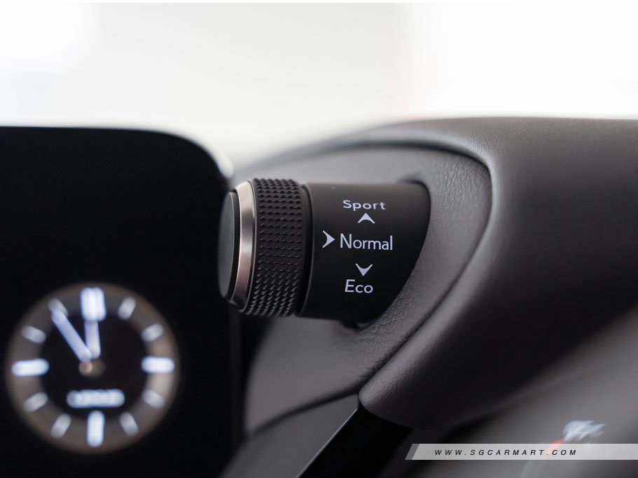 https://i.i-sgcm.com/new_cars/cars/12374/12374_g24