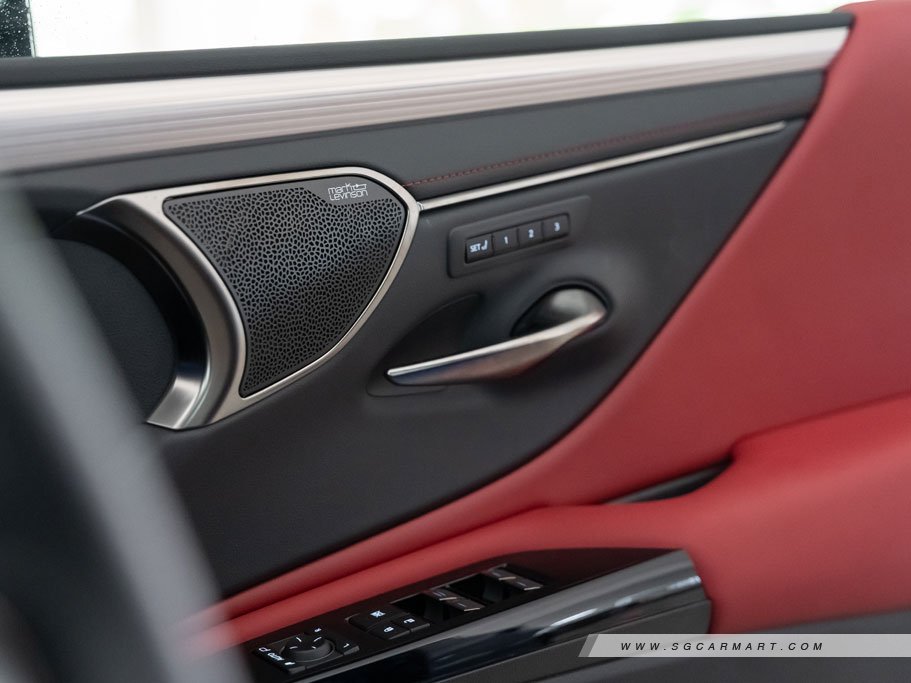 https://i.i-sgcm.com/new_cars/cars/12374/12374_g37