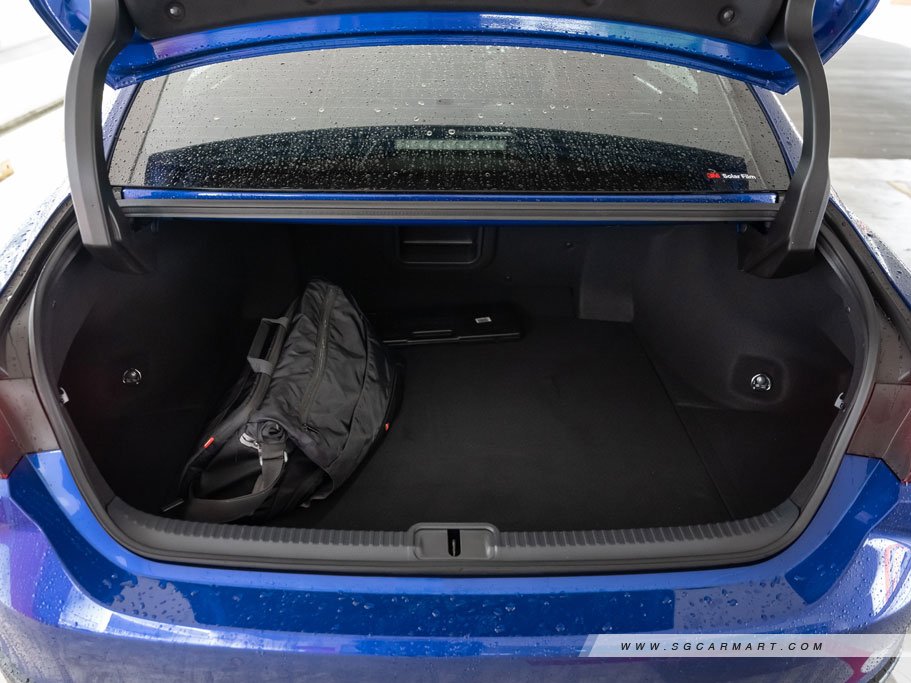 https://i.i-sgcm.com/new_cars/cars/12374/12374_g41