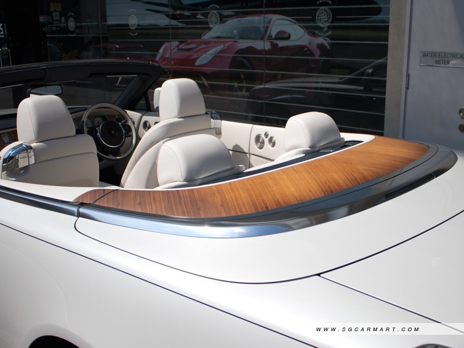 https://i.i-sgcm.com/new_cars/cars/12381/12381_g16