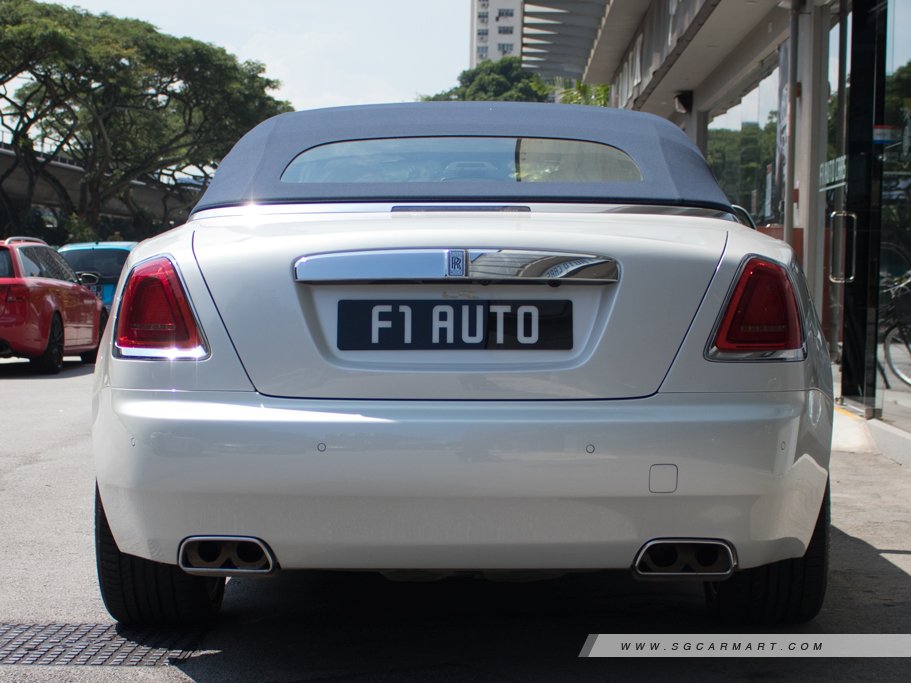 https://i.i-sgcm.com/new_cars/cars/12381/12381_g17