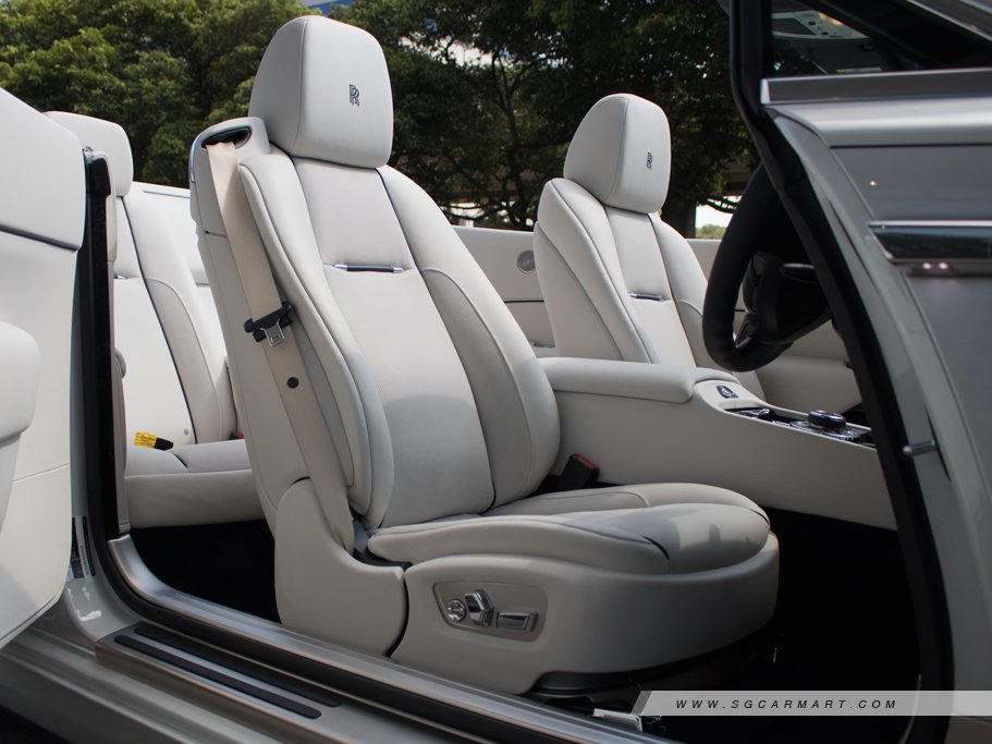 https://i.i-sgcm.com/new_cars/cars/12381/12381_g22
