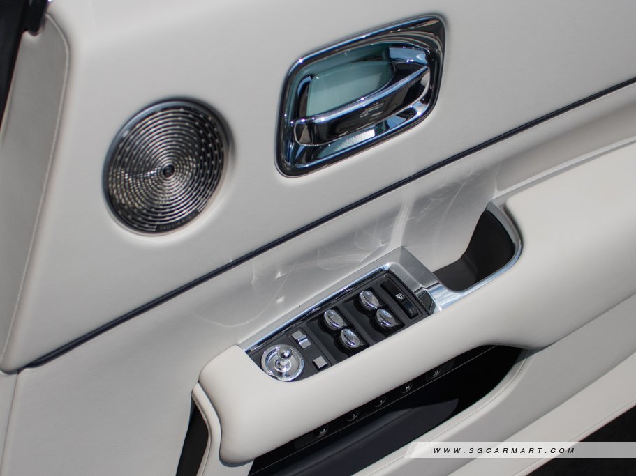https://i.i-sgcm.com/new_cars/cars/12381/12381_g24