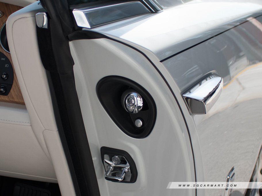 https://i.i-sgcm.com/new_cars/cars/12381/12381_g25