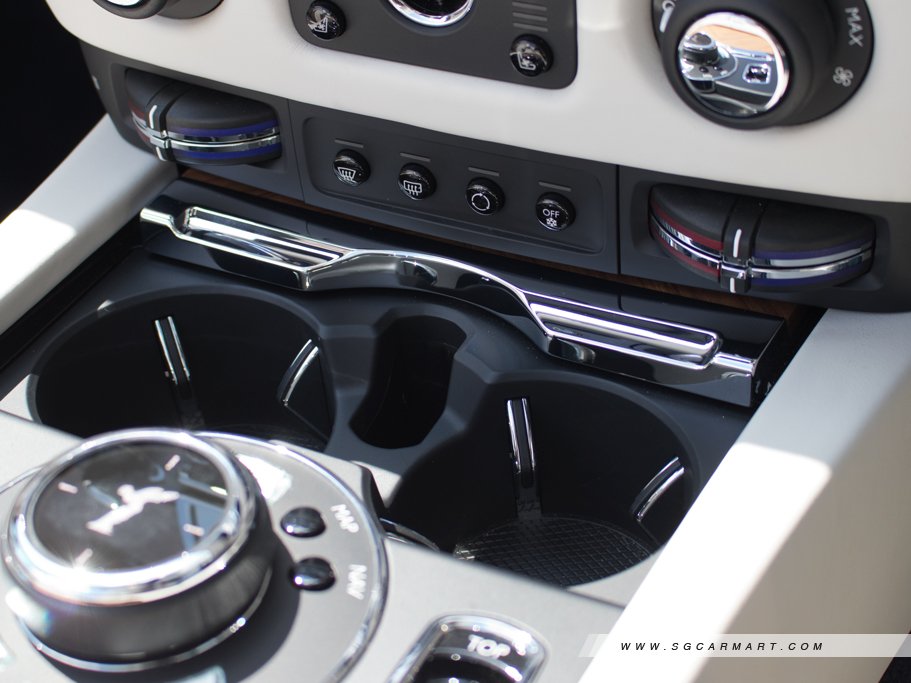 https://i.i-sgcm.com/new_cars/cars/12381/12381_g37