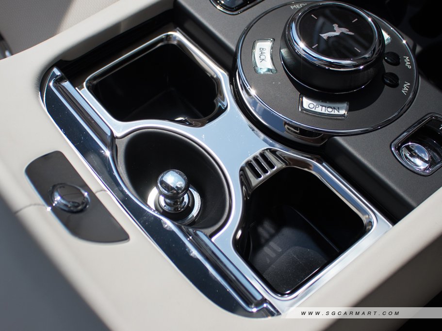 https://i.i-sgcm.com/new_cars/cars/12381/12381_g39