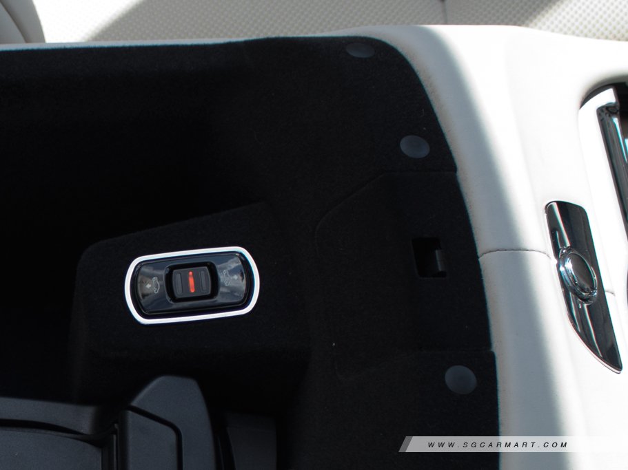 https://i.i-sgcm.com/new_cars/cars/12381/12381_g40