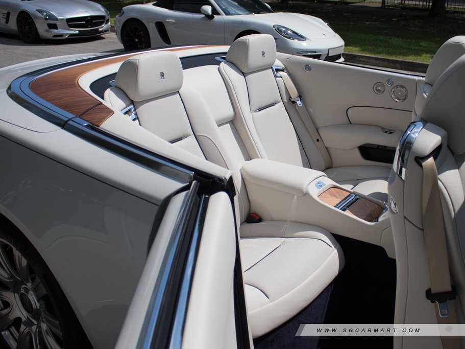 https://i.i-sgcm.com/new_cars/cars/12381/12381_g43