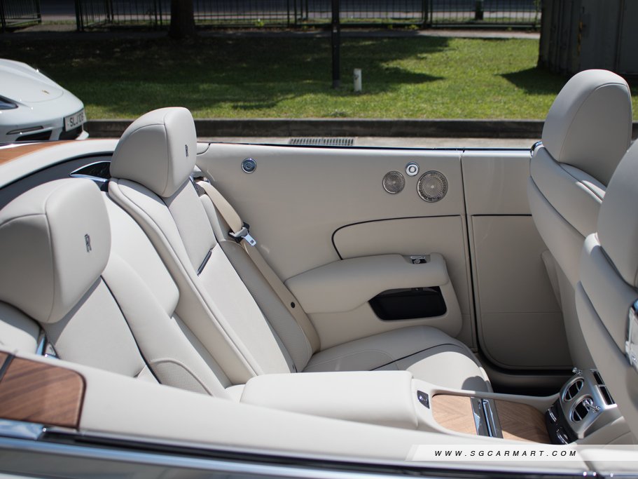 https://i.i-sgcm.com/new_cars/cars/12381/12381_g44