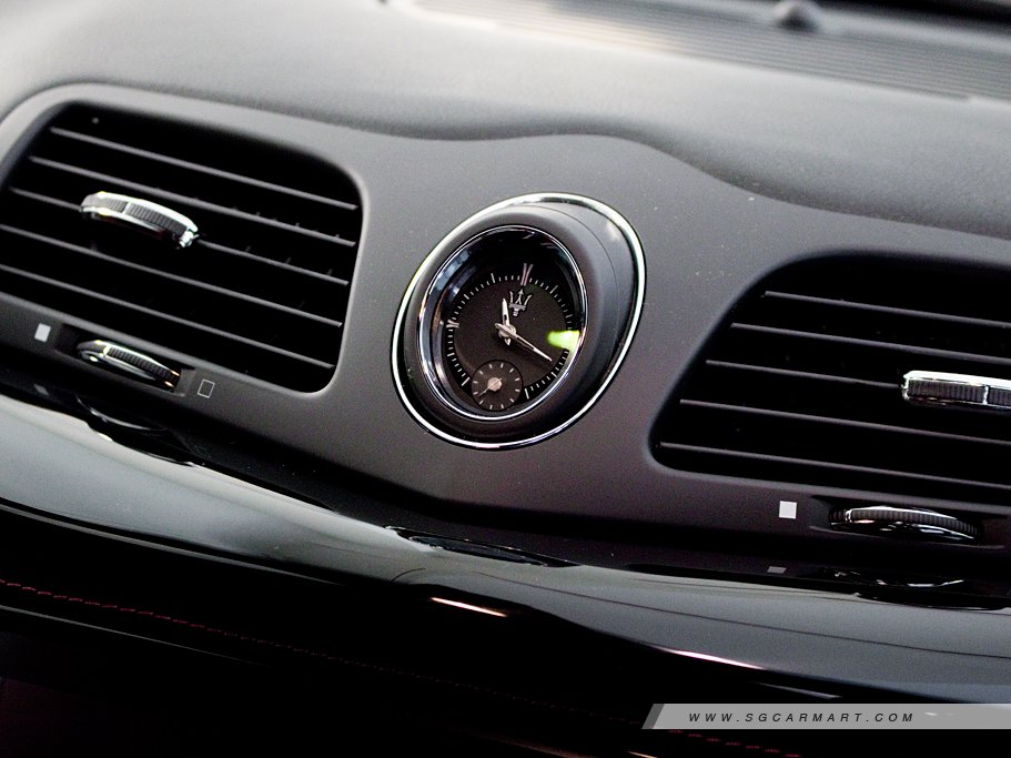 https://i.i-sgcm.com/new_cars/cars/12382/12382_g11