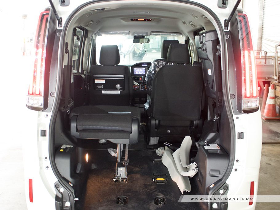 https://i.i-sgcm.com/new_cars/cars/12390/12390_g26