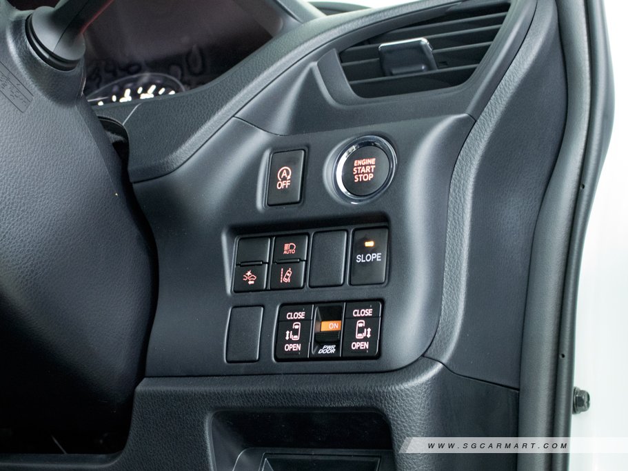 https://i.i-sgcm.com/new_cars/cars/12390/12390_g28