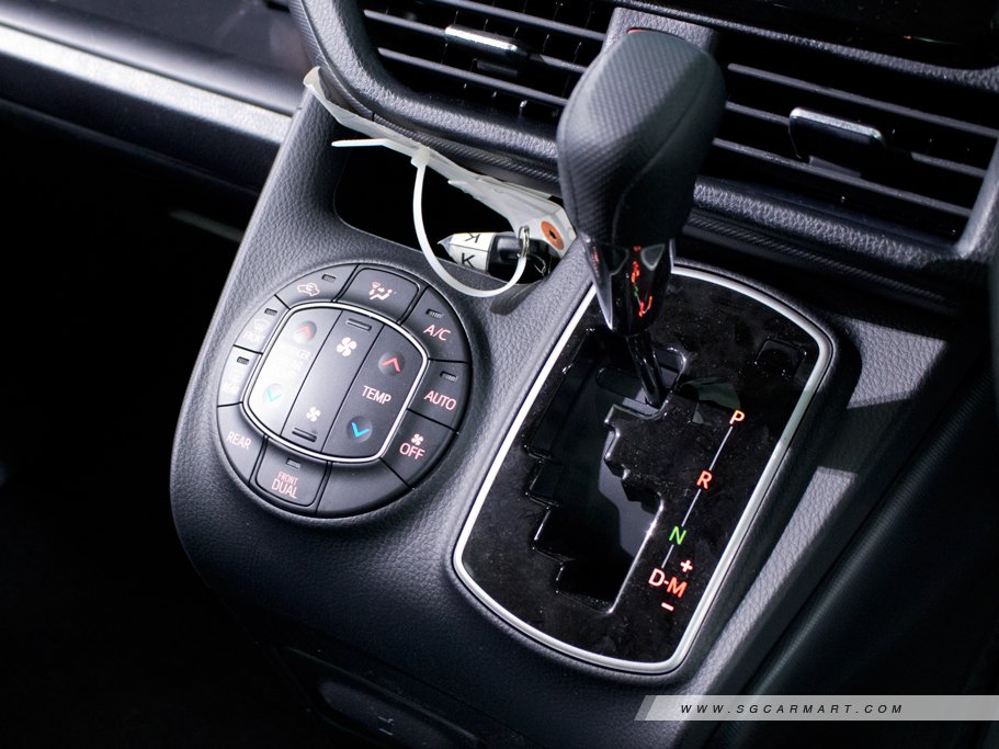 https://i.i-sgcm.com/new_cars/cars/12390/12390_g32