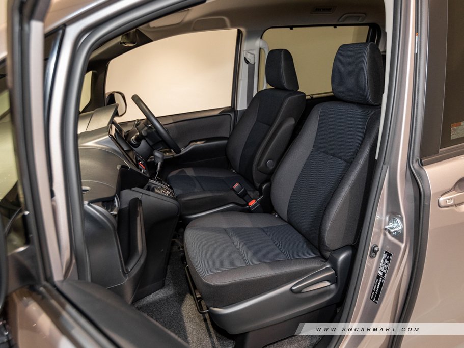 https://i.i-sgcm.com/new_cars/cars/12390/12390_g49