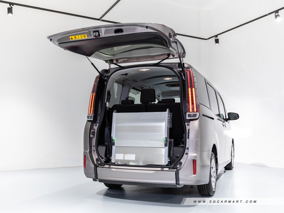 https://i.i-sgcm.com/new_cars/cars/12390/12390_g51