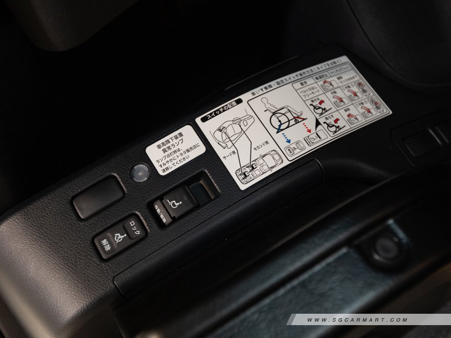 https://i.i-sgcm.com/new_cars/cars/12390/12390_g55