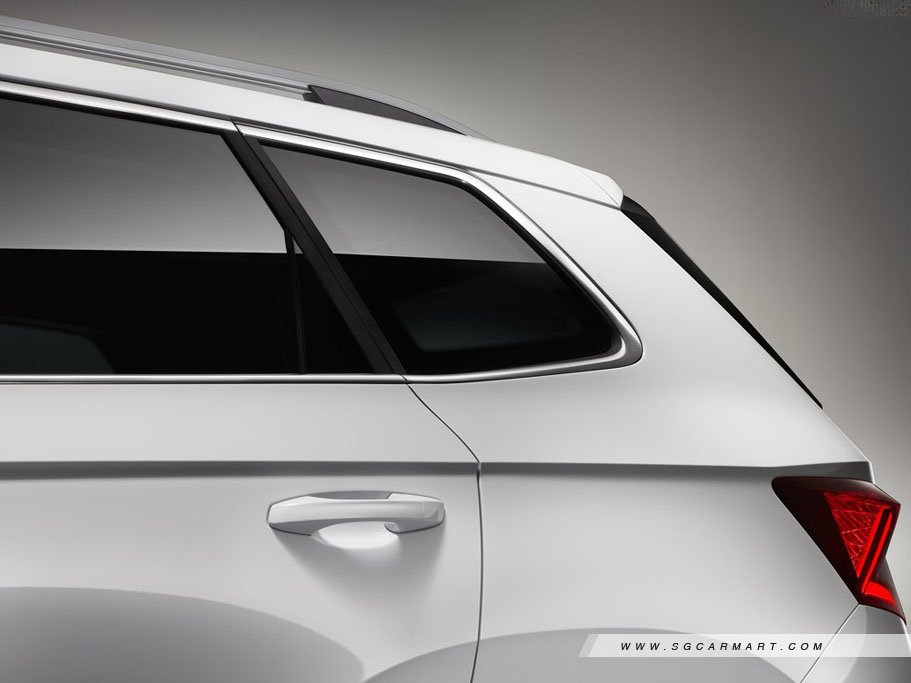 https://i.i-sgcm.com/new_cars/cars/12391/12391_g15