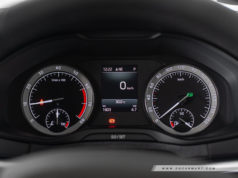 https://i.i-sgcm.com/new_cars/cars/12391/12391_g42