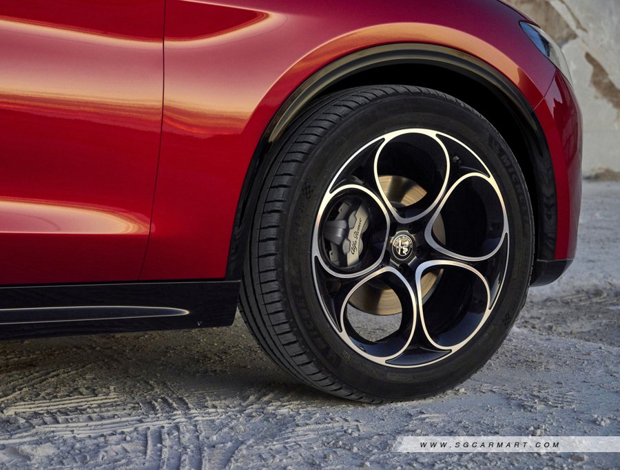 https://i.i-sgcm.com/new_cars/cars/12392/12392_g101
