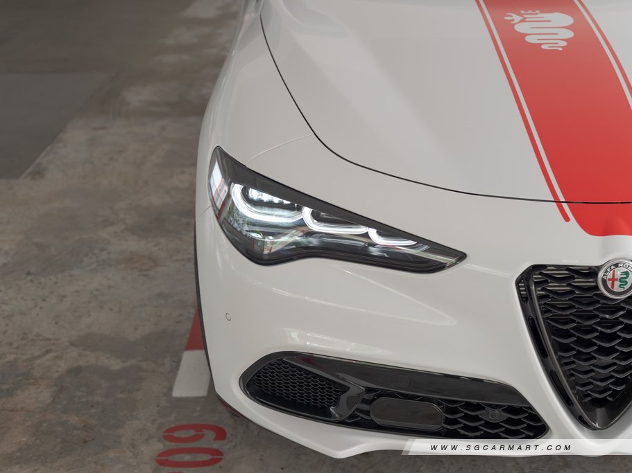 https://i.i-sgcm.com/new_cars/cars/12392/12392_g113