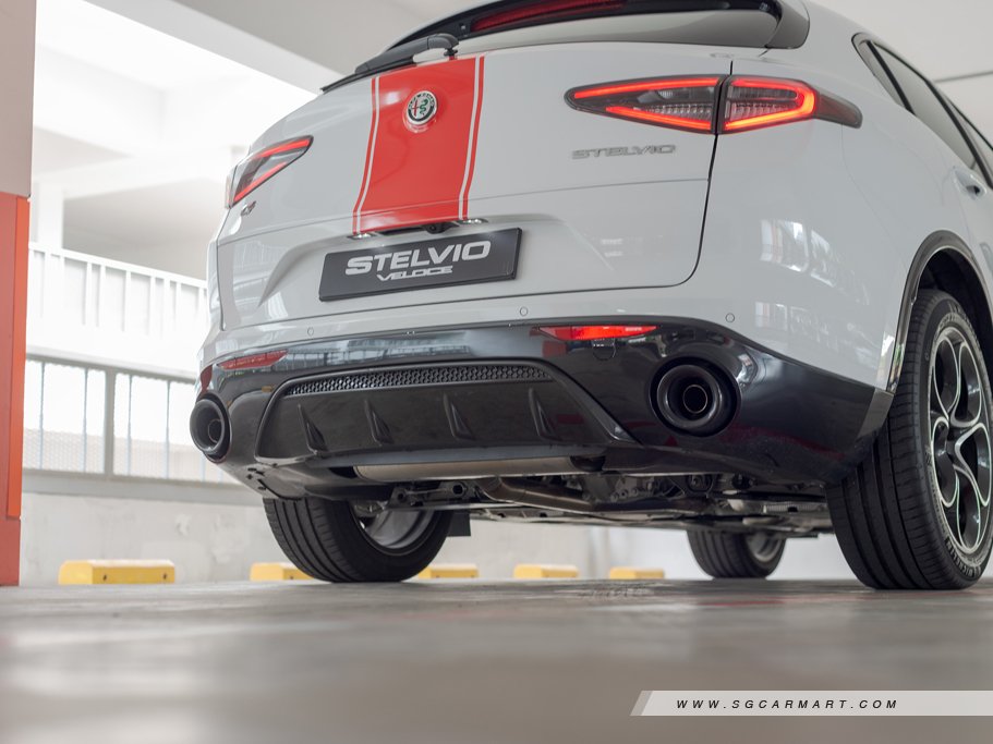https://i.i-sgcm.com/new_cars/cars/12392/12392_g115