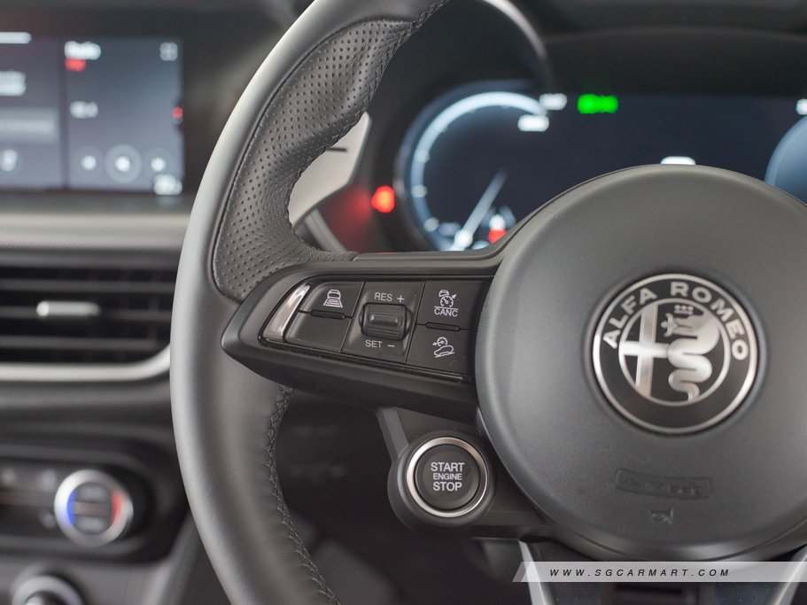 https://i.i-sgcm.com/new_cars/cars/12392/12392_g121