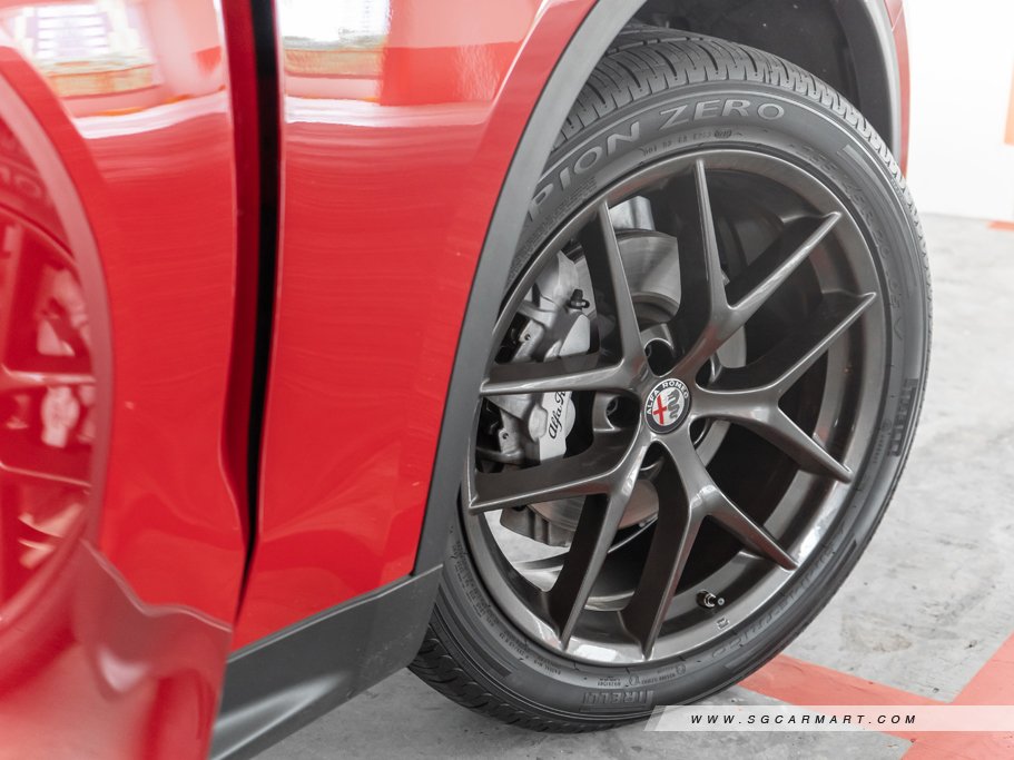 https://i.i-sgcm.com/new_cars/cars/12392/12392_g32