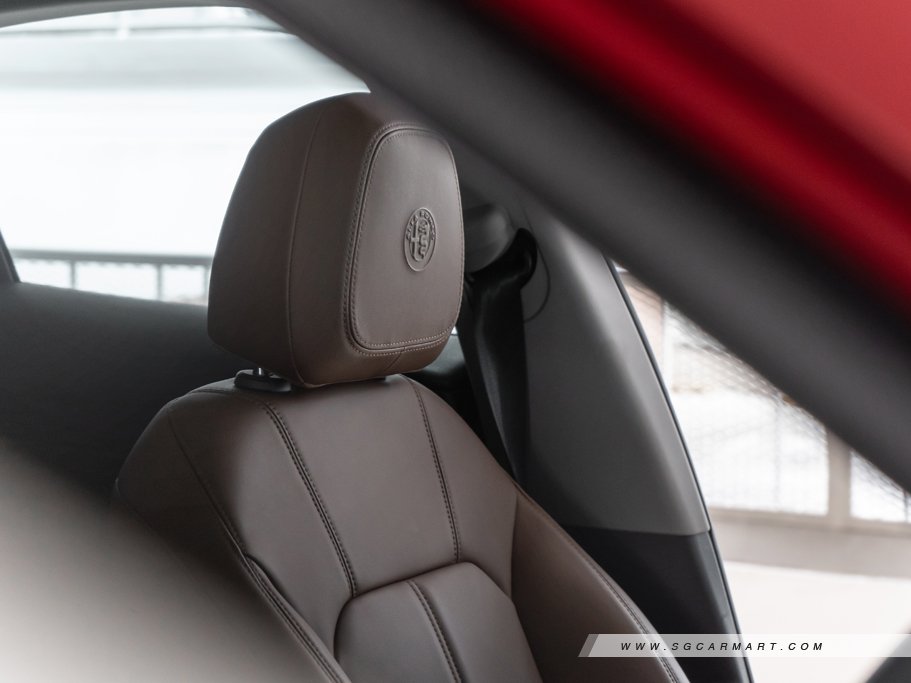 https://i.i-sgcm.com/new_cars/cars/12392/12392_g38