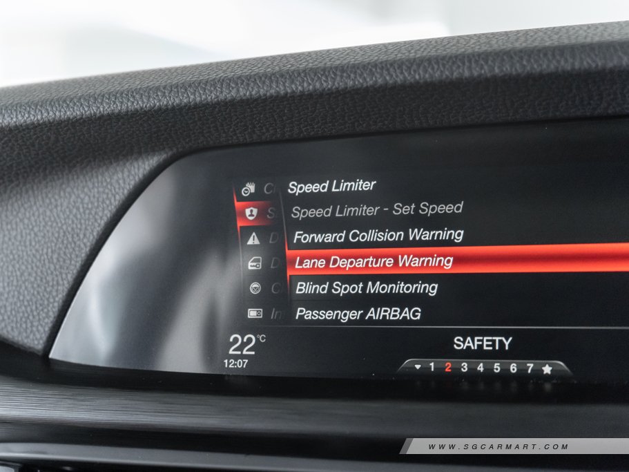 https://i.i-sgcm.com/new_cars/cars/12392/12392_g46