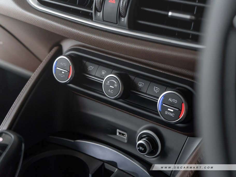 https://i.i-sgcm.com/new_cars/cars/12392/12392_g47