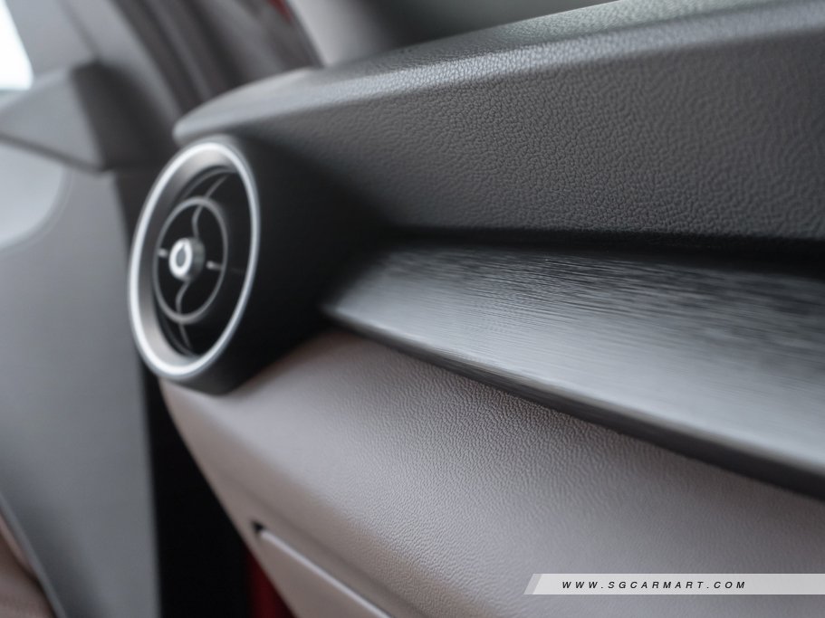 https://i.i-sgcm.com/new_cars/cars/12392/12392_g50