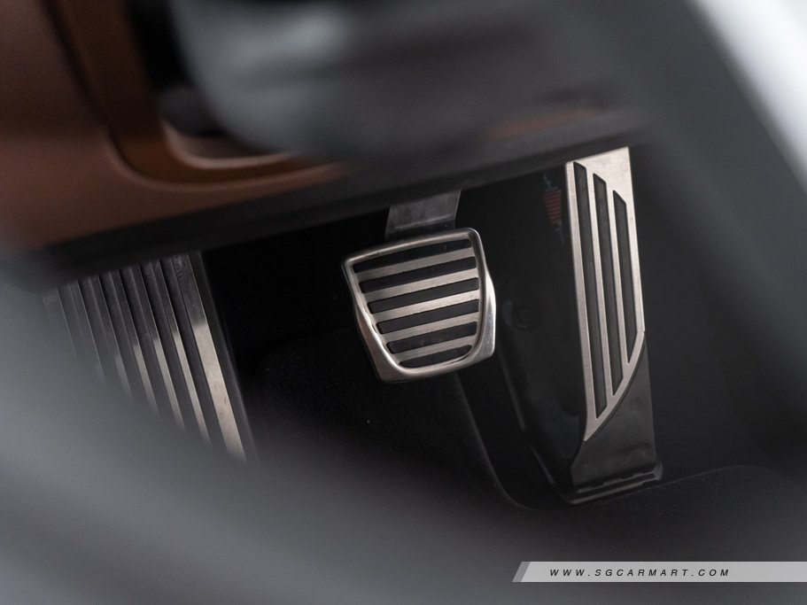 https://i.i-sgcm.com/new_cars/cars/12392/12392_g51