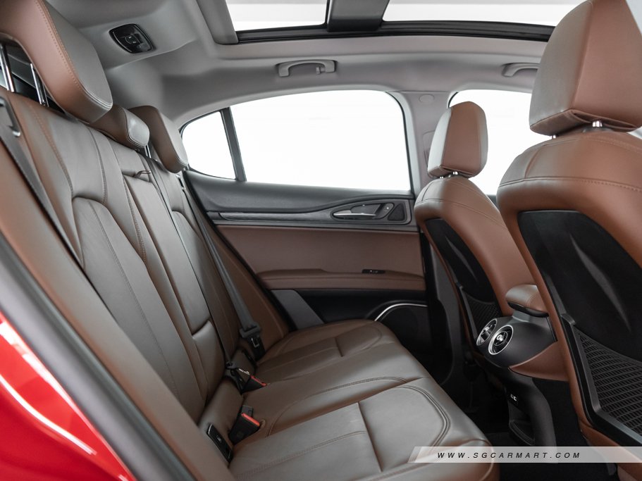 https://i.i-sgcm.com/new_cars/cars/12392/12392_g53